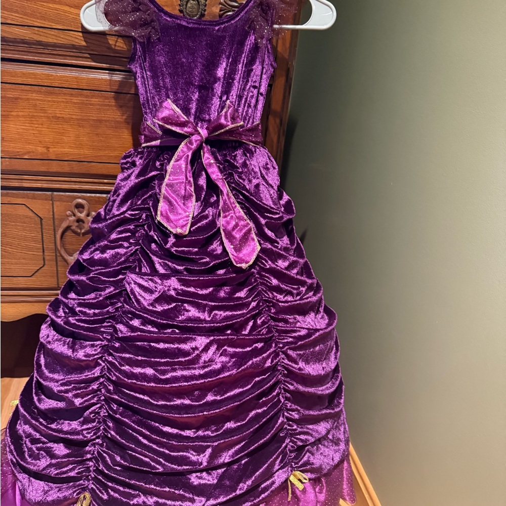 Princess Gown - Picture 2 of 5